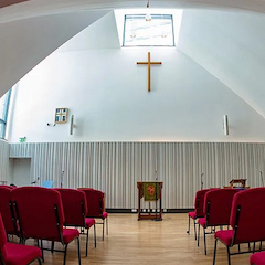 Crossway基督教中心用球信网将人们聚集在一起