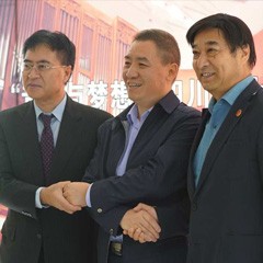 球信网再出手公益，为四川25所小学捐赠球信网高科技钢琴